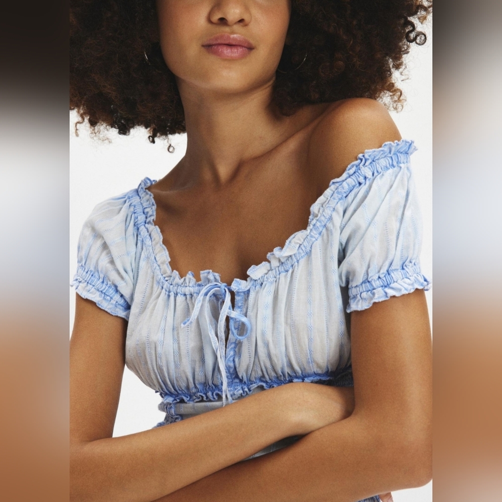 Kimchi Blue Scoop Neck Cropped Peasant Blouse - Picture 2 of 3